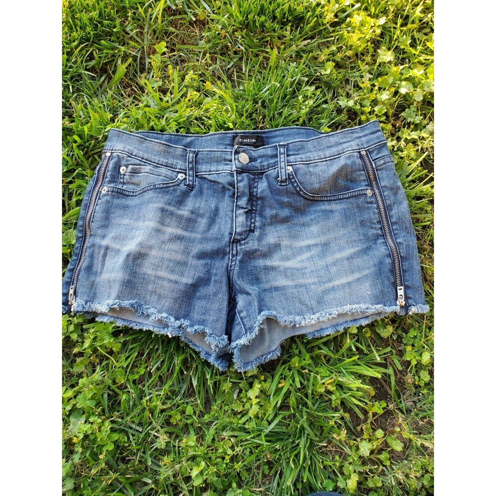 Bebe Denim Jean Shorts Size 30 Frayed Hem Zipper Detail